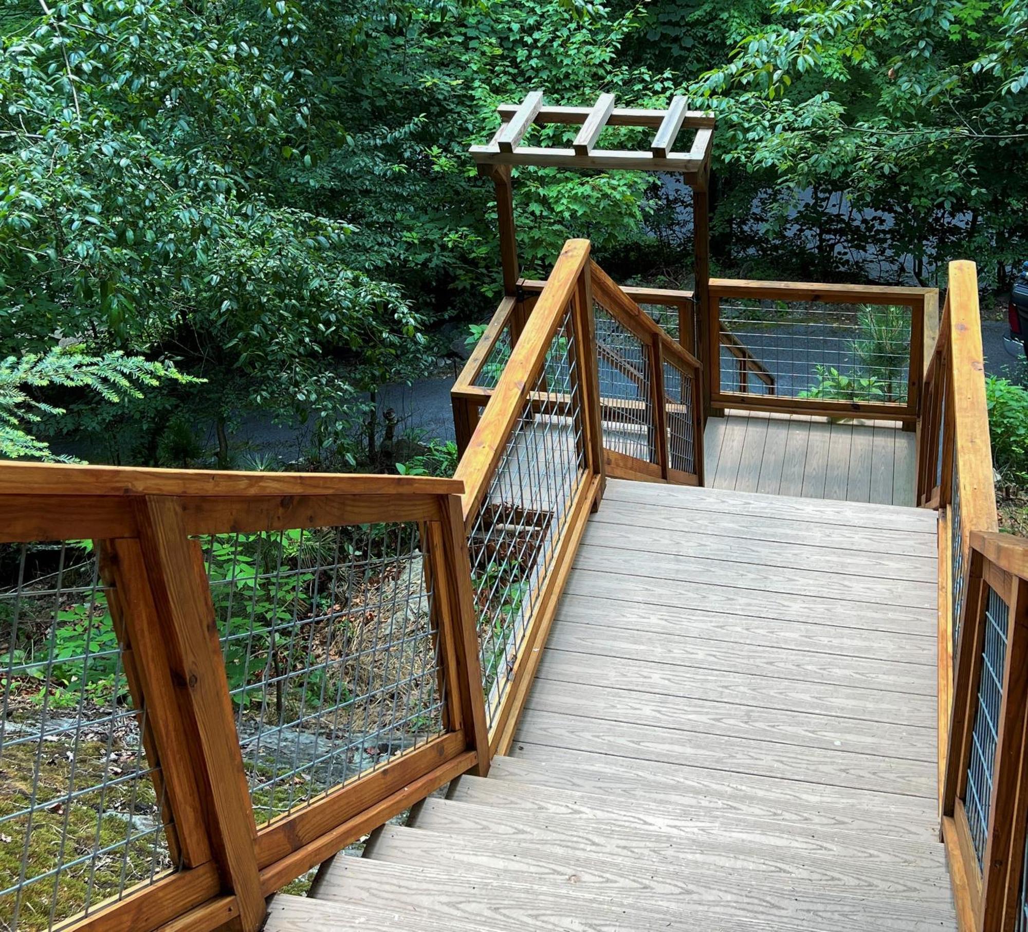Mountain Joy -Private Treehouse Style Cabin That Sleeps 4-Free Tickets Гатлинбург Экстерьер фото
